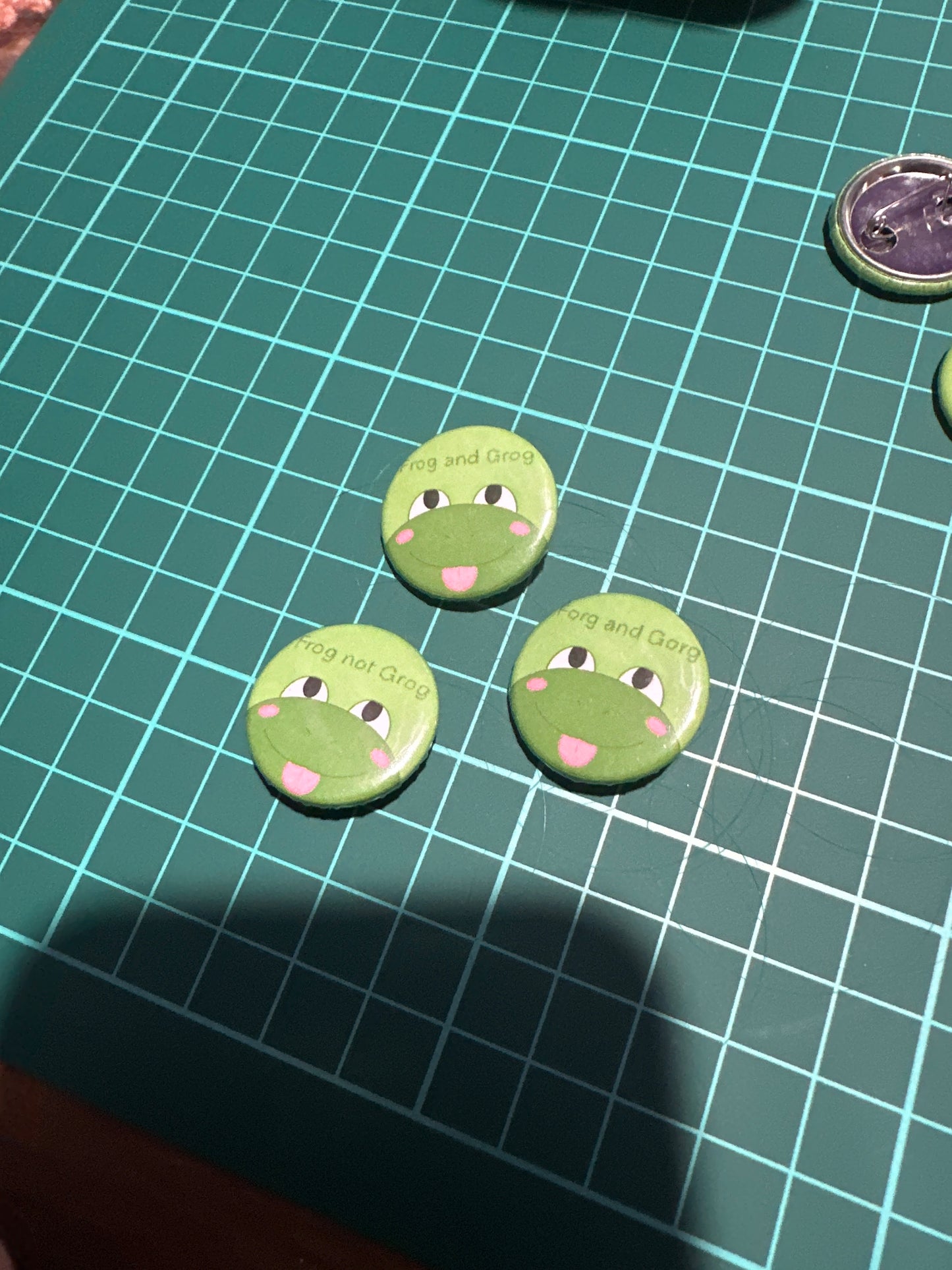 frog button!